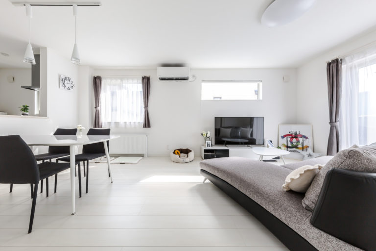 広くてキレイな家では 食事の時間も楽しさ倍増 札幌 新築一戸建てcozy