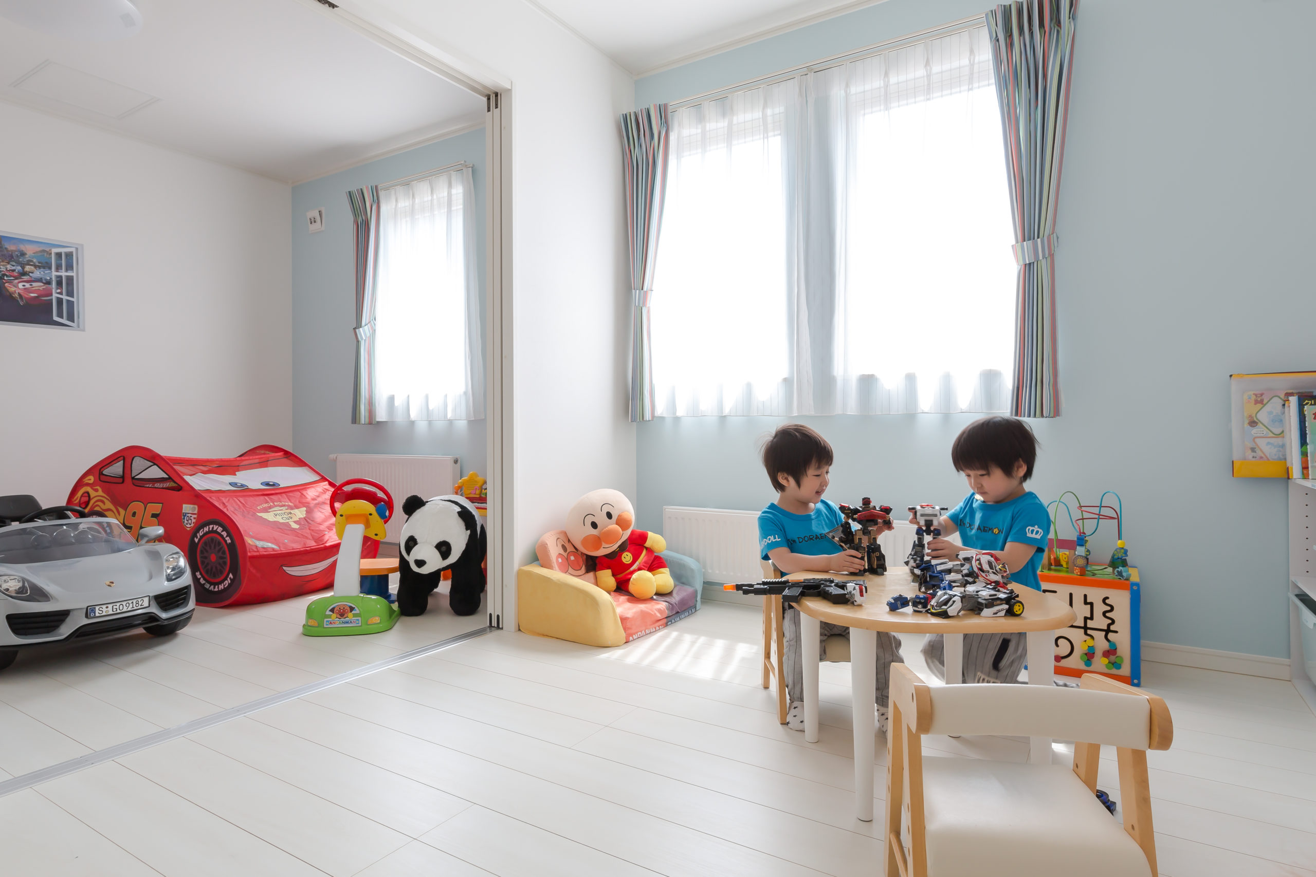 インテリアはモノトーンにコーディネート たっぷり収納で子どものおもちゃもすっきり 札幌cozy